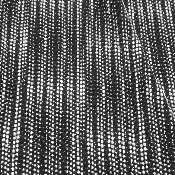 In Phase off the shoulder blouse. - Picture 3 of 4